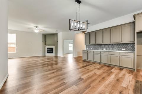 404 Laughlin Ln, Celina, TX 75009 photo 9
