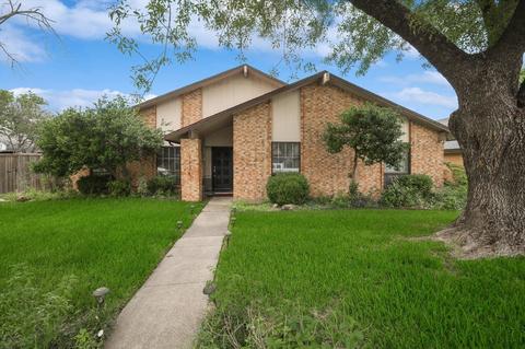 5218 Barcelona Dr, Garland, TX 75043