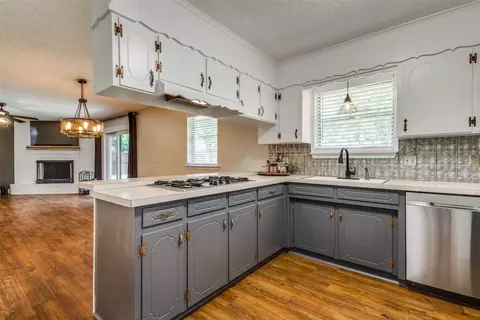 2017 Fordham Ln, Denton, TX 76201