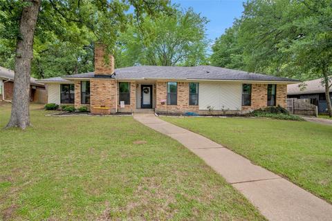 4001 Hidden Valley Dr, Denison, TX 75020