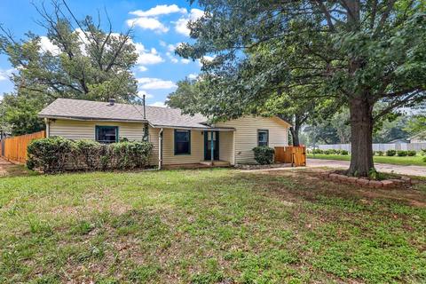 5701 Forest Oaks Dr, Forest Hill, TX 76119