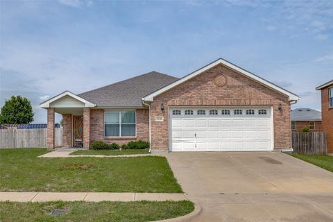 8140 Colwick Ln, Arlington, TX 76002