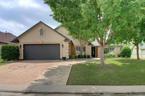 10913 Sandstone Dr, Denton, TX 76207