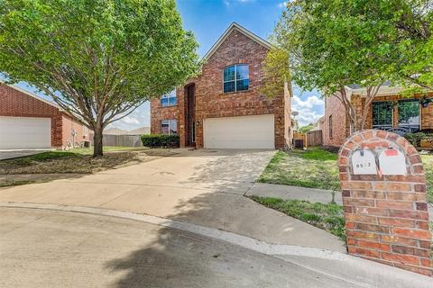 9533 Navarro St, Crowley, TX 76036
