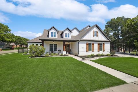 3600 Manchester Ct, Corinth, TX 76210