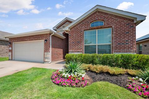 1228 Kerrville Ln, Weatherford, TX 76087