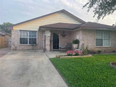 5238 Tato Dr, Dallas, TX 75211