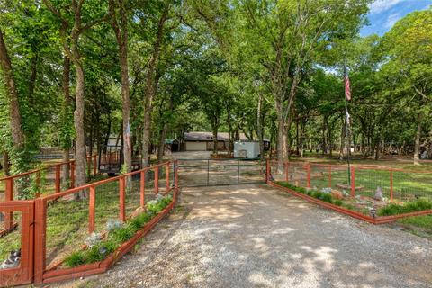 1700 N Cardinal Rd, Azle, TX 76020