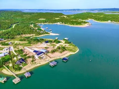 5530 Lakeshore Dr, Graham, TX 76450