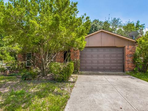 1221 Steinburg Ln, Fort Worth, TX 76134