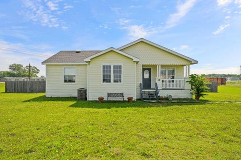 38 Darwin Rd, Whitewright, TX 75491