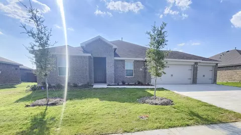 908 Martingale Dr, Nevada, TX 75173