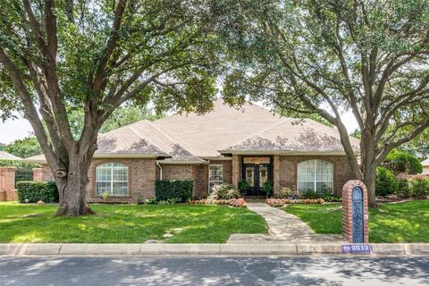 6613 Meadow Haven Dr, Fort Worth, TX 76132