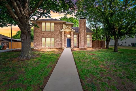 821 Juno Ln, Denton, TX 76209
