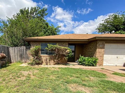 817819 N Heights St, Winters, TX 79567