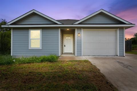 1929 Burchill W Rd, Fort Worth, TX 76105