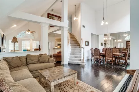 14588 Camelot Ct, Addison, TX 75001