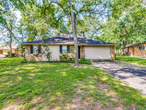 912 Kiowa W Dr, Lake Kiowa, TX 76240