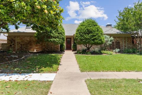 2207 Honeysuckle Dr, Richardson, TX 75082