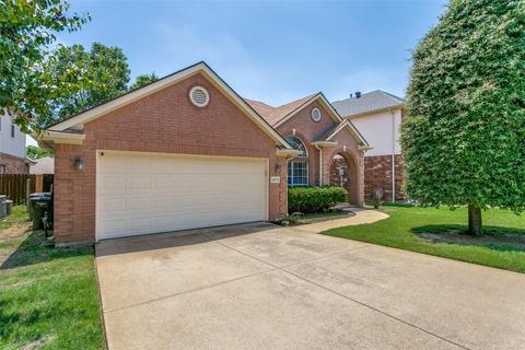 12612 Red Cedar Dr, Euless, TX 76040