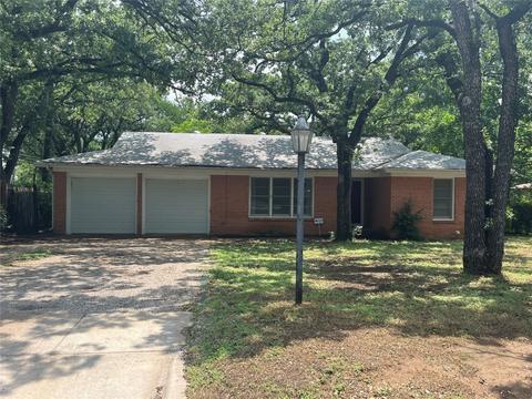 1605 Tierney Rd, Fort Worth, TX 76112