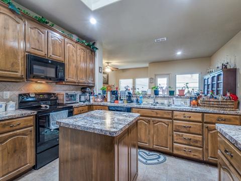 4500 Hidden Meadows Trl, Argyle, TX 76226 photo 12