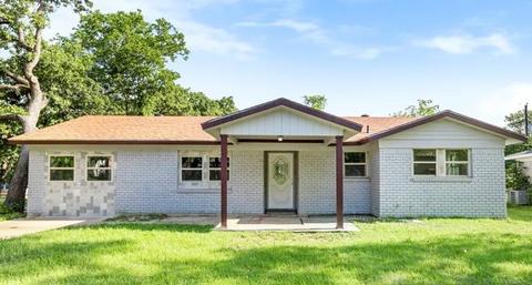4701 Richard St, Forest Hill, TX 76119
