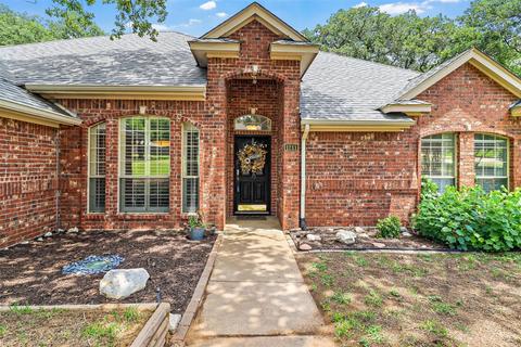 1211 Vera Ln, Kennedale, TX 76060
