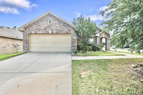 700 Becard Dr, Aubrey, TX 76227