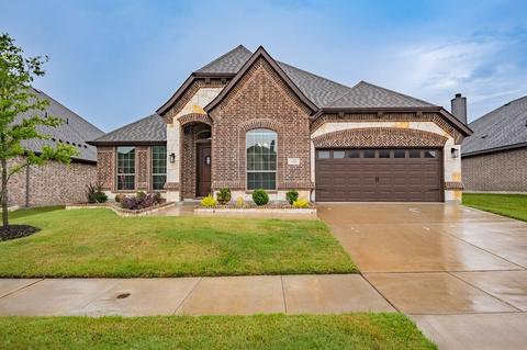 350 Wolf Creek Dr, Waxahachie, TX 75165