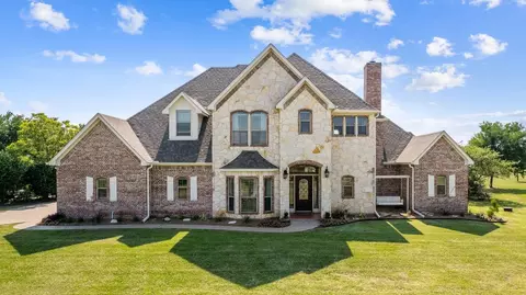 146 Park Canyon Dr, Fort Worth, TX 76108