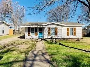 8036 Downe Dr, White Settlement, TX 76108