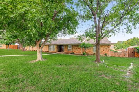2025 Oxford Cir, Grand Prairie, TX 75051