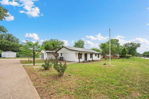 232 E Brian St, Burleson, TX 76028