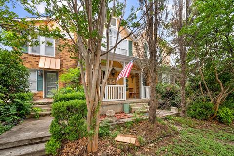 2004 Clover Ln, Fort Worth, TX 76107
