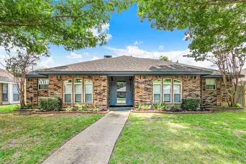 2303 Brownlee Blvd, Rowlett, TX 75088