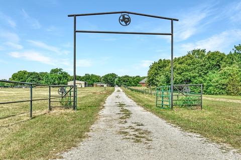 1757 Greer Rd, Sadler, TX 76264