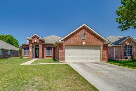 2713 Hollow Ridge Dr, Denton, TX 76210
