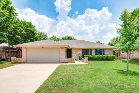 2614 Bayberry Ln, Euless, TX 76039