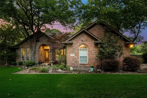 110 Westlawn Dr, Ovilla, TX 75154