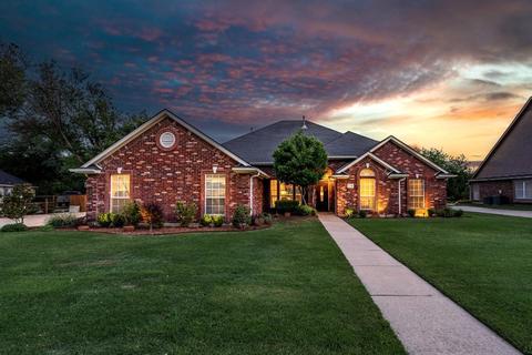 138 Daisey Ln, Justin, TX 76247