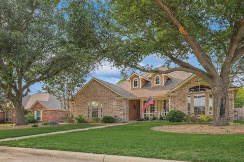 129 Daisey Ln, Justin, TX 76247