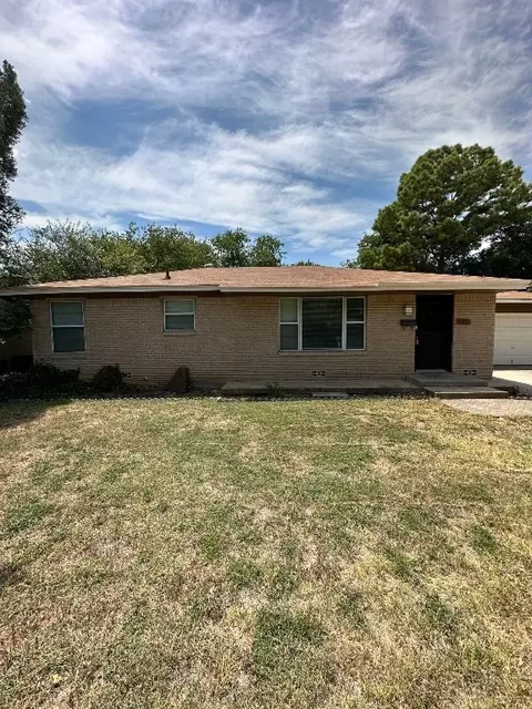 2823 Willow Park St, Richland Hills, TX 76118