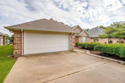 8604 Leisure Ln, Granbury, TX 76049