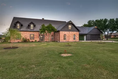 10692 Live Oak Dr, Forney, TX 75126