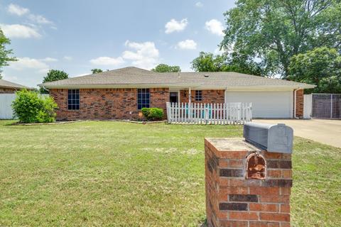433 Post Oak Ln, Burleson, TX 76028
