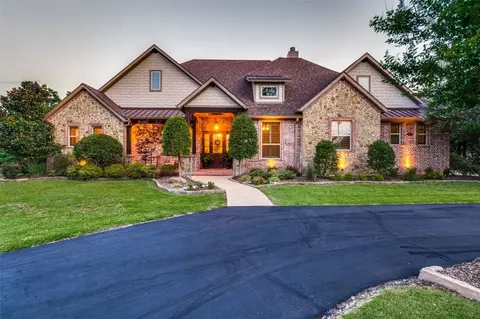 901 Oak Dr, Flower Mound, TX 75028