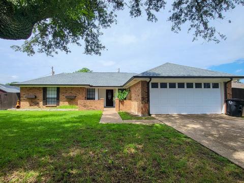 1004 Hyde Park Blvd, Cleburne, TX 76033