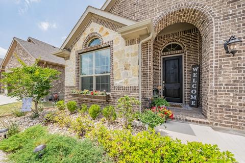 257 Mineral Point Dr, Aledo, TX 76008