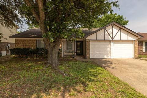 512 Roberts Dr, Saginaw, TX 76179
